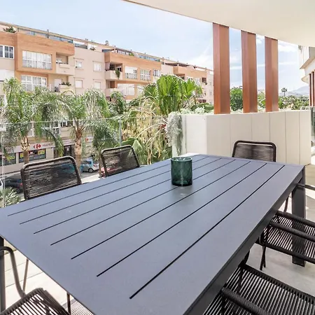 Inf32l- Modern Apartment, Families Only