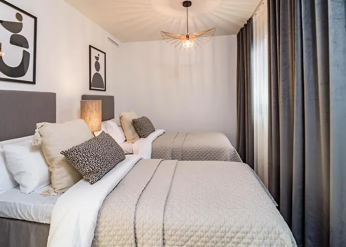 Inf3.2l- Modern Families Only *