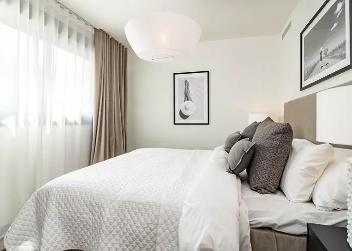 Inf3.2l- Modern Families Only