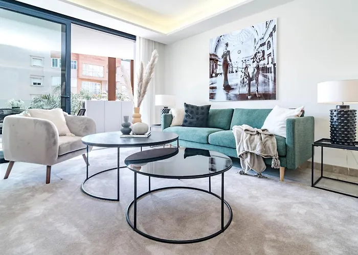 Inf3.2l- Modern Families Only Estepona