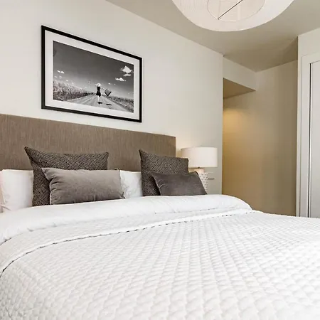 Inf32l- Modern Apartment, Families Only