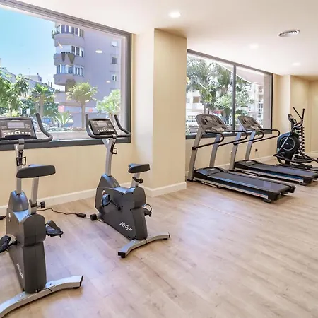 Inf32l- Modern Apartment, Families Only Apartment