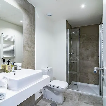 Inf3.2l- Modern Families Only Apartamento