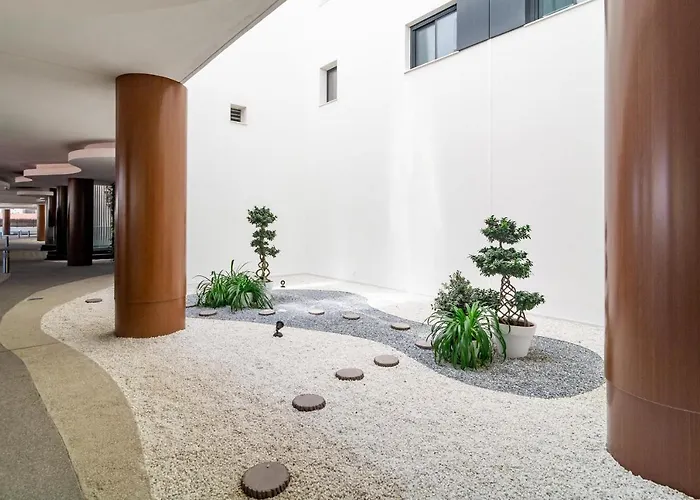 Inf3.2l- Modern Families Only شقة إِستيبونا