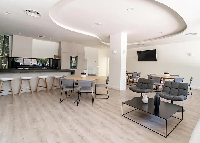 Inf3.2l- Modern Families Only * إِستيبونا