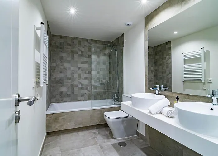 Inf3.2l- Modern Families Only Apartment Estepona